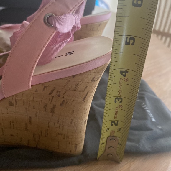 New pink Barbie like size 8.5 wedge heels - Picture 6 of 7